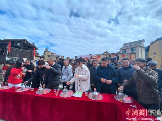 “醉美北墘”斗酒大賽活動現(xiàn)場。