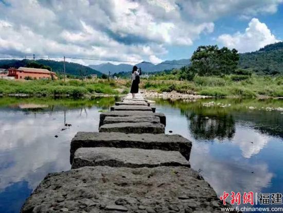 圖為東門(mén)河景區(qū)。