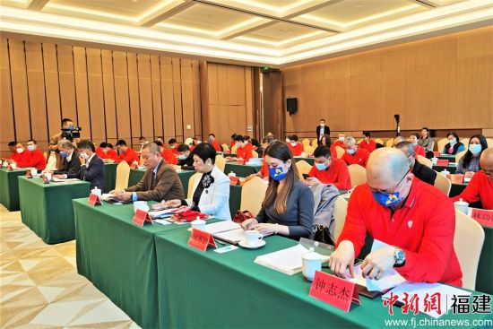 寧德市臺(tái)灣同胞投資企業(yè)協(xié)會(huì)第三屆第一次會(huì)員大會(huì)現(xiàn)場(chǎng)。 林榕生 攝