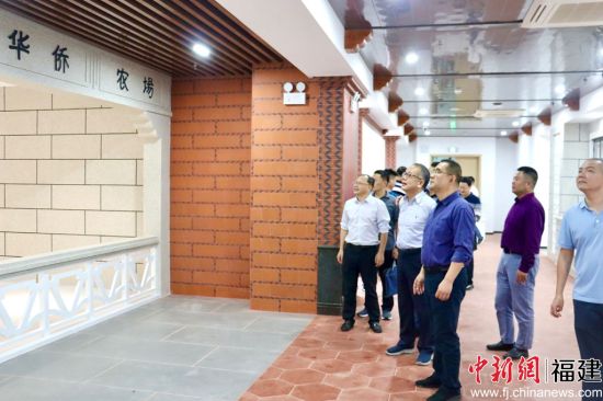  考察正在籌建、共建的東湖塘華僑農場場史館。吳允杰 攝