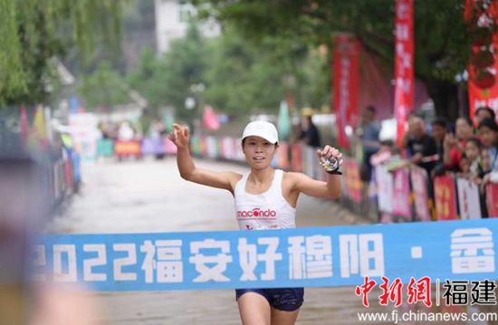 比賽選手參賽現(xiàn)場。