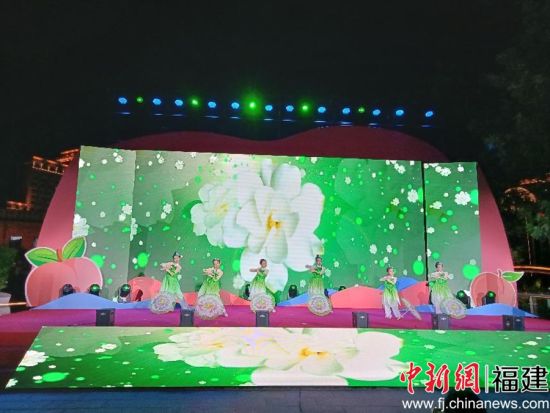 　　圖為舞蹈《茉莉花開下祝》。 林敏 攝