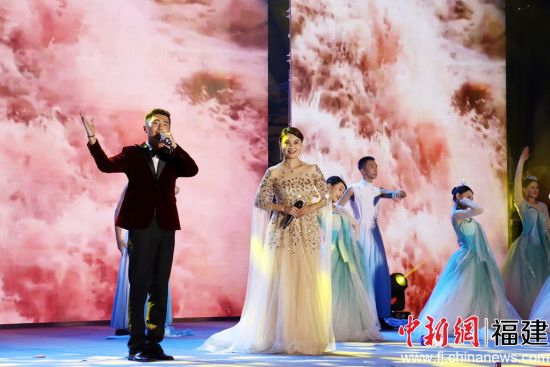 　　男女合唱《這是我們的美好家園》。林榕生 攝