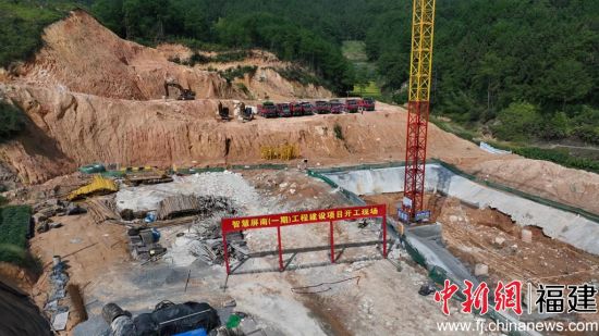 　　智慧屏南(一期)工程建設項目開工現(xiàn)場。屏南縣融媒體中心 供圖